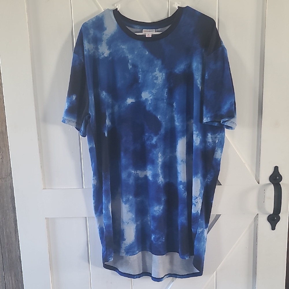 Blue Tie-Dye Lularoe Short Sleeve Hudson